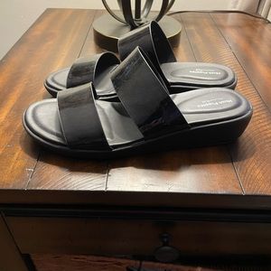NWOT Hush Puppies Women’s Slip-On Slide Sandals Black Patent Size 9